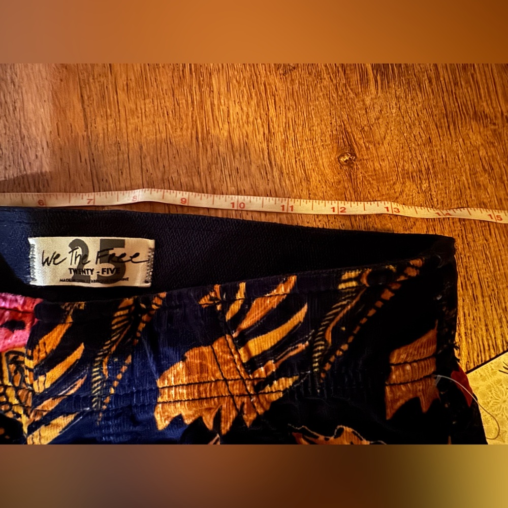 RARE Free People cheerful Velvet Bell-Bottom Women’s stretchy flares 25 BNWT 🌸 - Picture 14 of 14